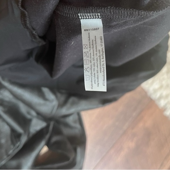 BRAND NEW COMMANDO FAUX LEATHER BODYSUIT SIZE SMALL - Picture 6 of 6